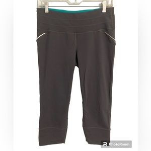 Athleta capri leggings Size M